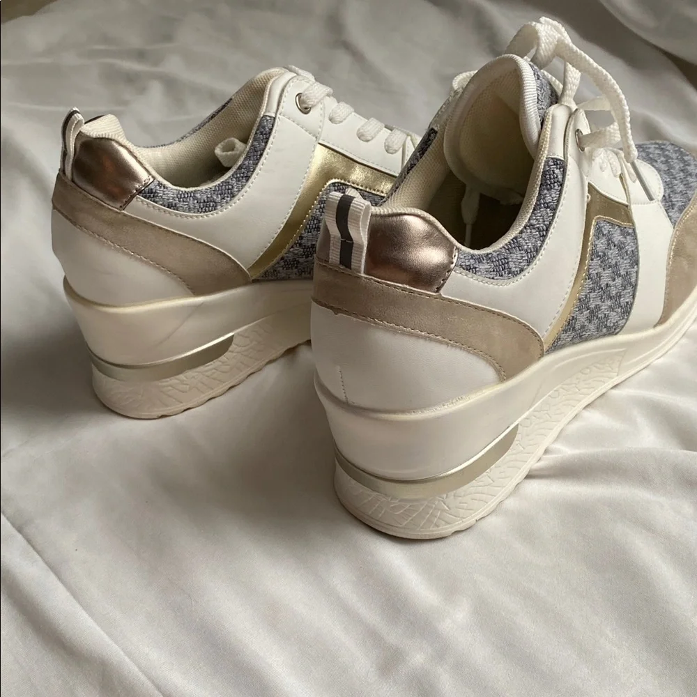Elegant Women's Platform Sneakers - White, Gold, and Gray